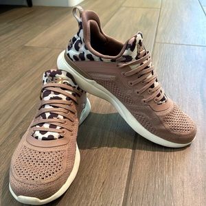 APL tech loom tracer sneaker